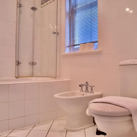 Refurbished Traditional Townhouse Dom wakacyjny