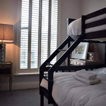 Refurbished Traditional Townhouse Dom wakacyjny *