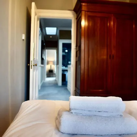 Casa vacanze Refurbished Traditional Townhouse