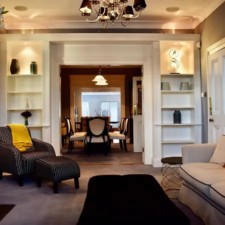 Refurbished Traditional Townhouse * 더블린