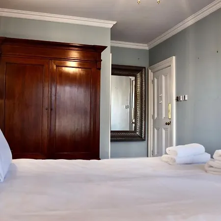Refurbished Traditional Townhouse * 더블린