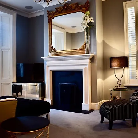 Refurbished Traditional Townhouse * Дублин